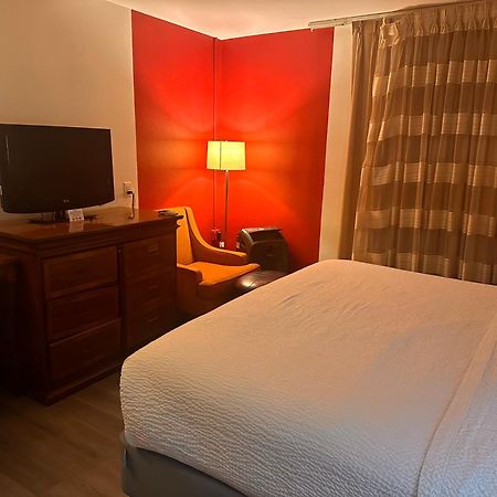 Ramada By Wyndham Anchorage Hotel Exterior foto